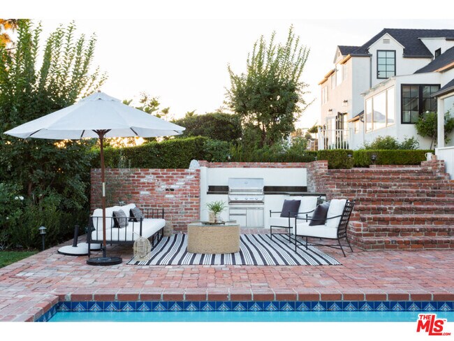 Photo - 1359 Miller Dr