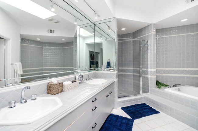 Photo - 111 Sequoia Ave Unit H