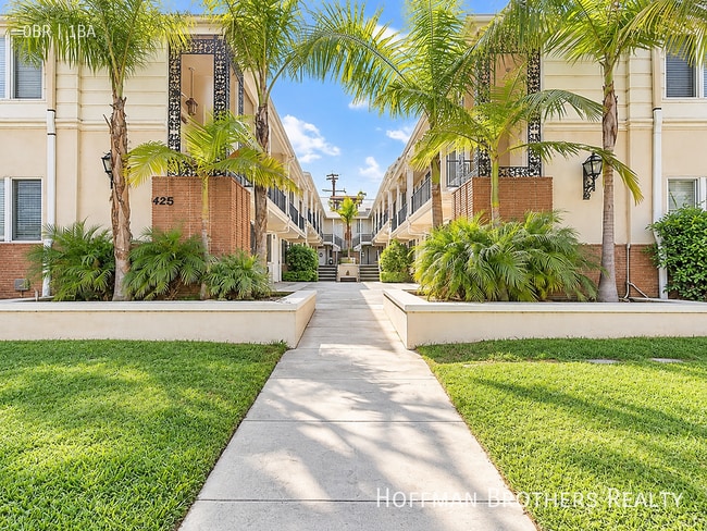 Photo - 425 N Oakhurst Dr Unit 204
