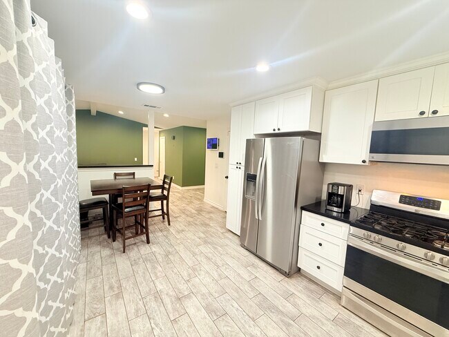 Photo - 13148 Shirebourn Rd