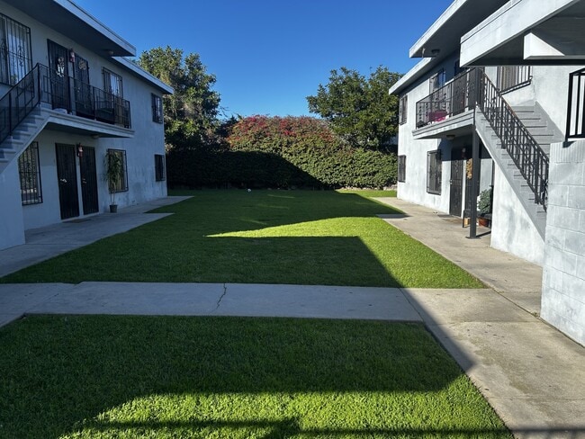 Building Photo - 1505 Del Amo Blvd Unit 1509 W. DEL AMO #1