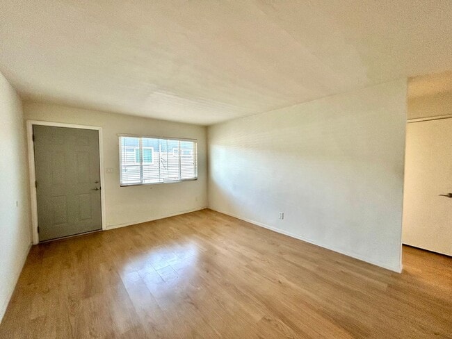 Photo - 2 Bed, 1 Bath with W/D in Normal Heights! Unit 8