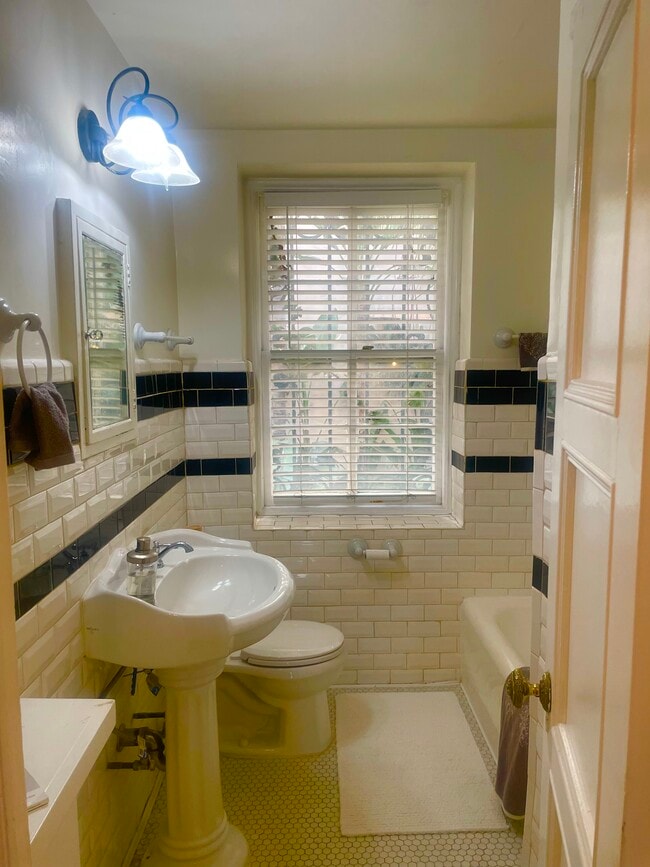 studio bathroom - Los Altos Apartments