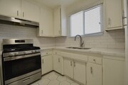 Photo - 5852 Hazeltine Ave Apartment Unit 03