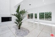 Photo - 764 N Doheny Dr