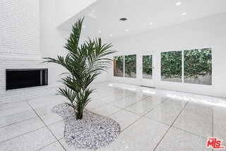Photo - 764 N Doheny Dr