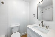 1BR, 1BA - 750SF - Bathroom - 800 Orange Grove Ave