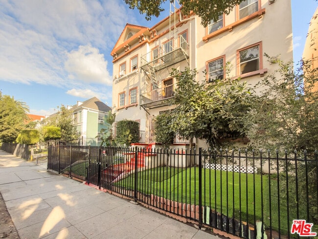 Photo - 434 S Rampart Blvd Unit 205