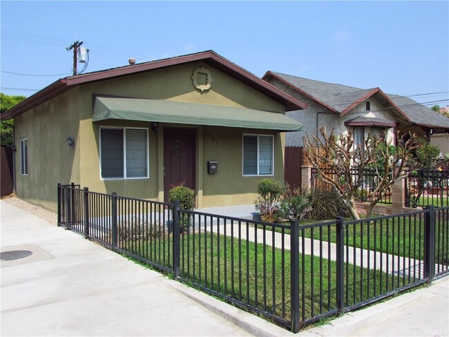 Photo - 1521 Grismer Ave House