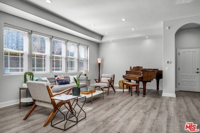 Photo - 928 Harbor Crossing Ln