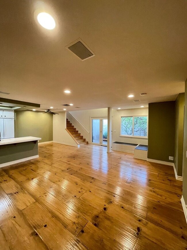 Photo - 3 Bedroom Irvine Home - Large Master Suite...