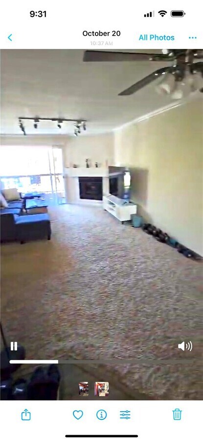 Photo - 21550 Burbank Blvd