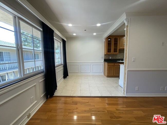 Photo - 1126 N Formosa Ave Unit 7