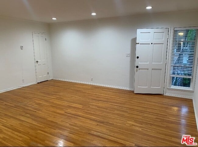 Building Photo - 617 Ocean Ave Unit L