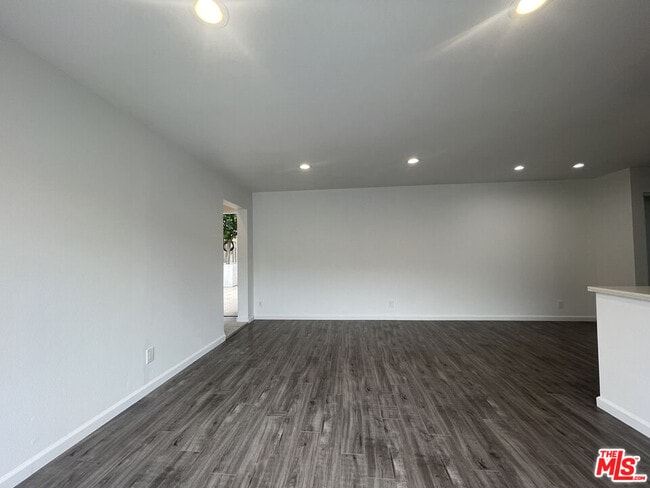 Photo - 1531 N Detroit St Unit 107