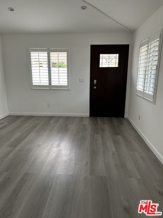 Photo - 23954 Hartland St