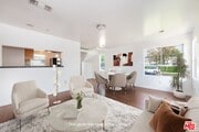 Photo - 627 N Niagara St House