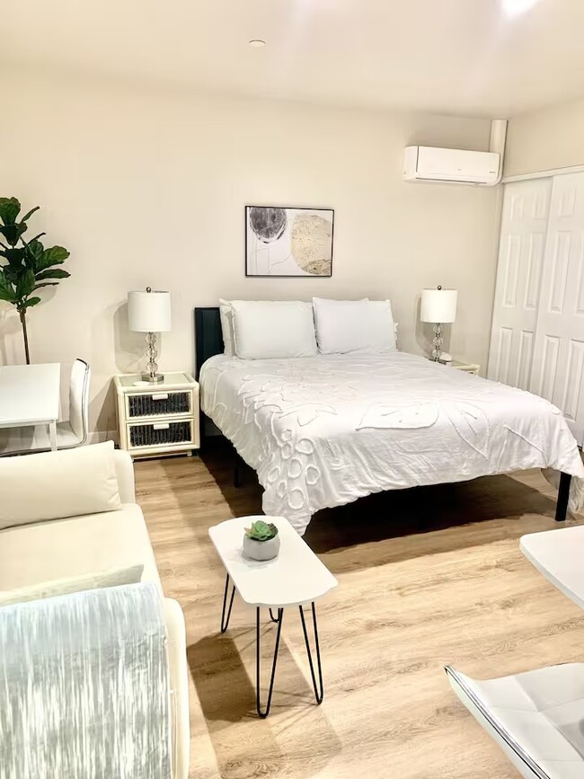 Photo - 3087 Channel Dr Unit Studio A