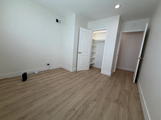 Photo - 20345 Gresham St