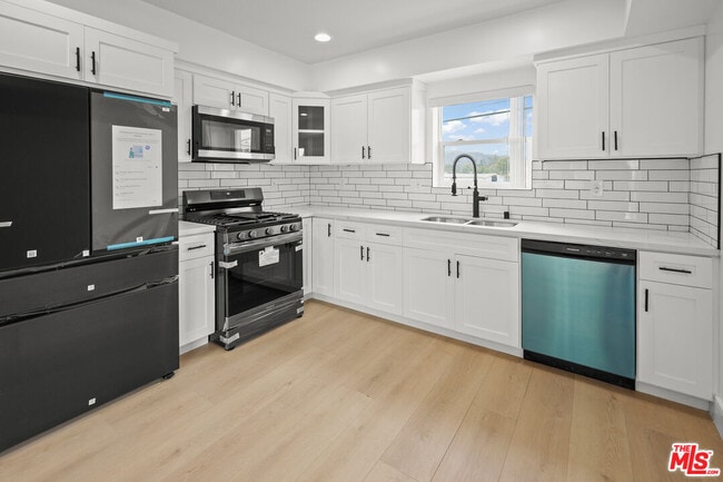 Photo - 2700 Fletcher Dr Unit A