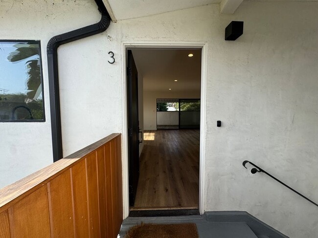 Photo - 1347 N Stanley Ave