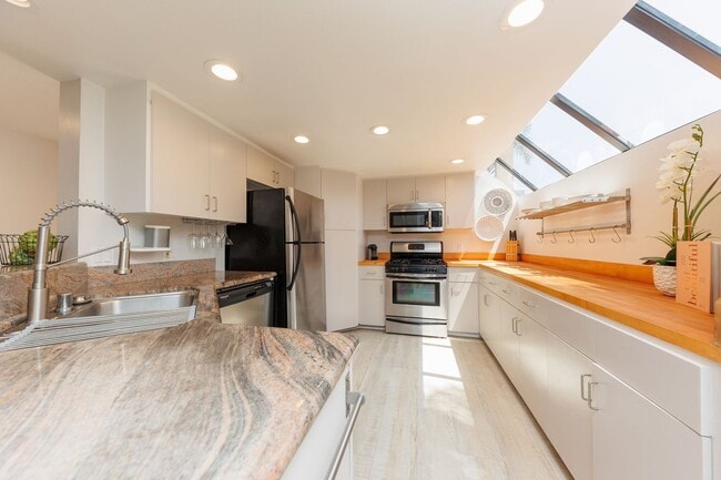 Photo - La Jolla Shores Living - Steps from the Be...