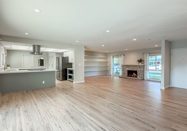 Photo - 1251 Buckingham Dr