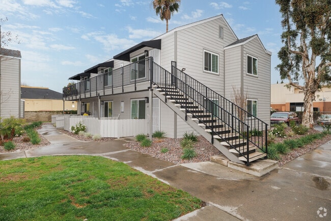 Parkway Village Apartments - Parkway Village