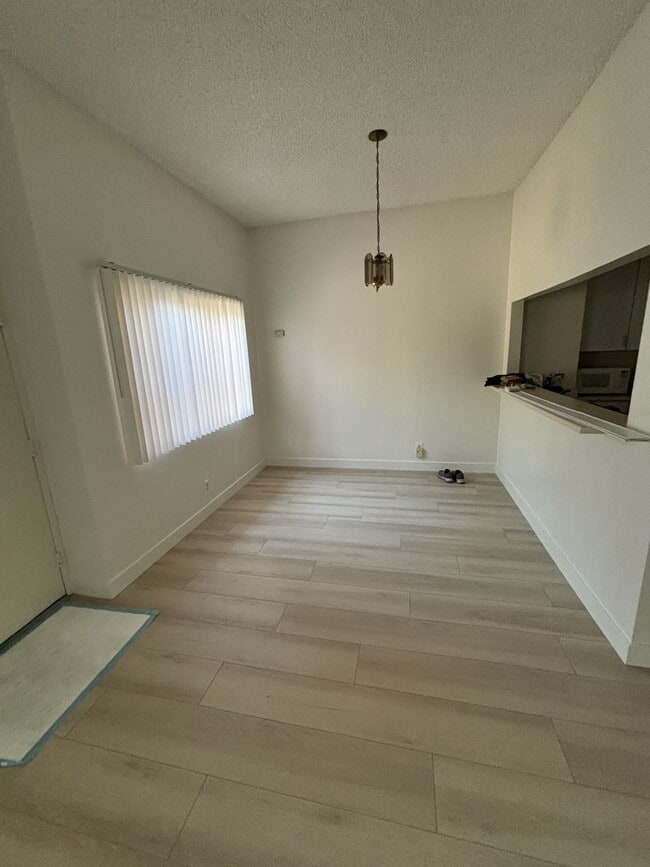 Photo - 1133 N Ardmore Ave