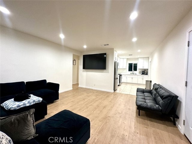 Photo - 7732 Wyngate St