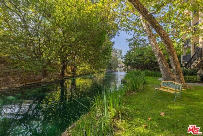 Photo - 5011 Showboat Pl