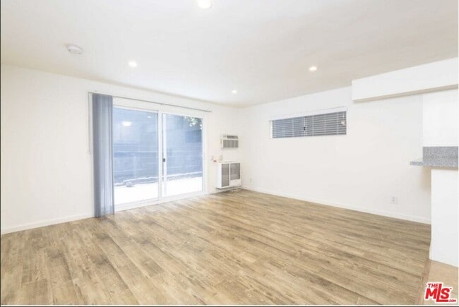 Photo - 1261 Laurel Ave Unit 20