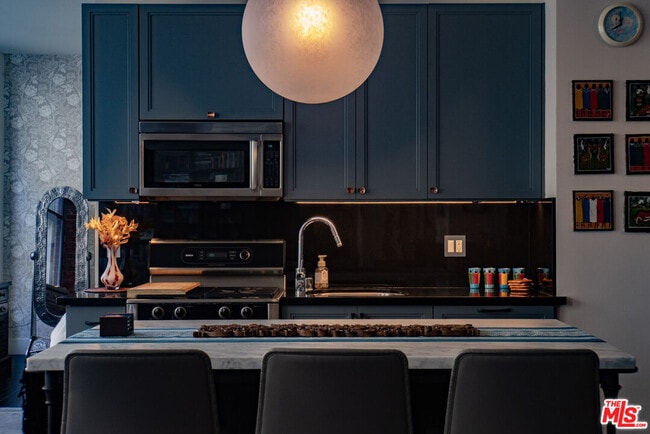 Building Photo - 460 S Spring St Unit 514