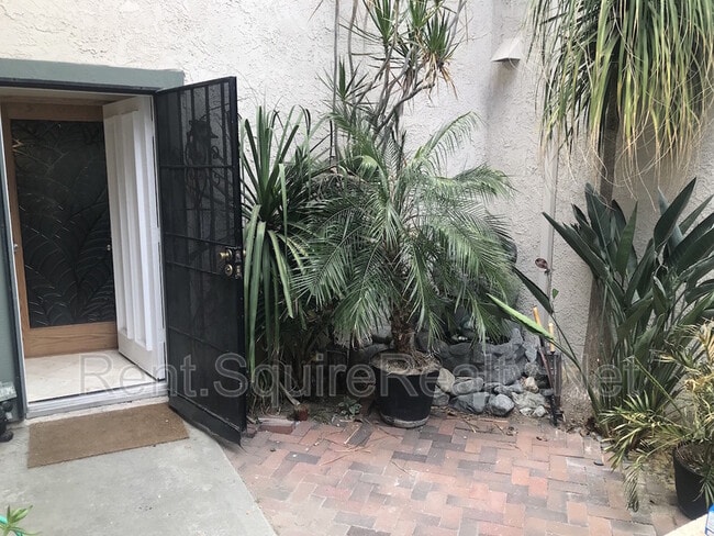 Photo - 779 N Sequoia Ln