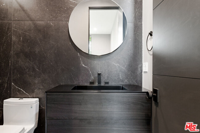 Photo - 738 N Harper Ave