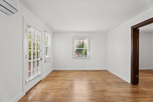 Photo - 4044 Huron Ave Unit A