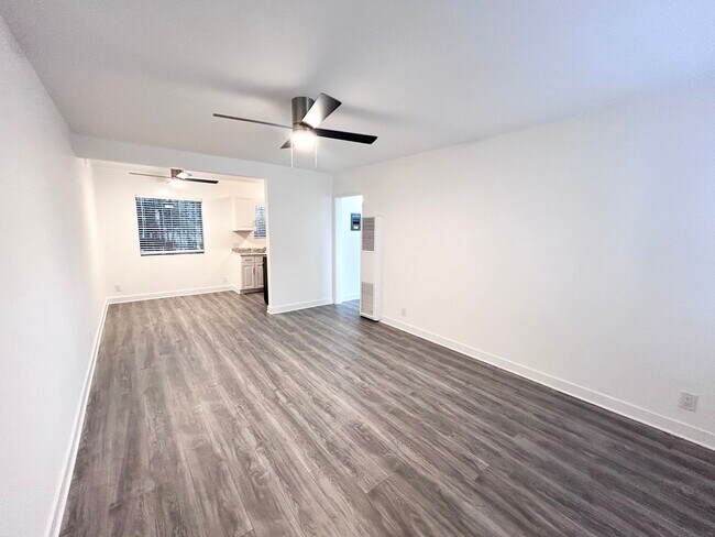 Photo - 1220 S Manhattan Pl Unit 6