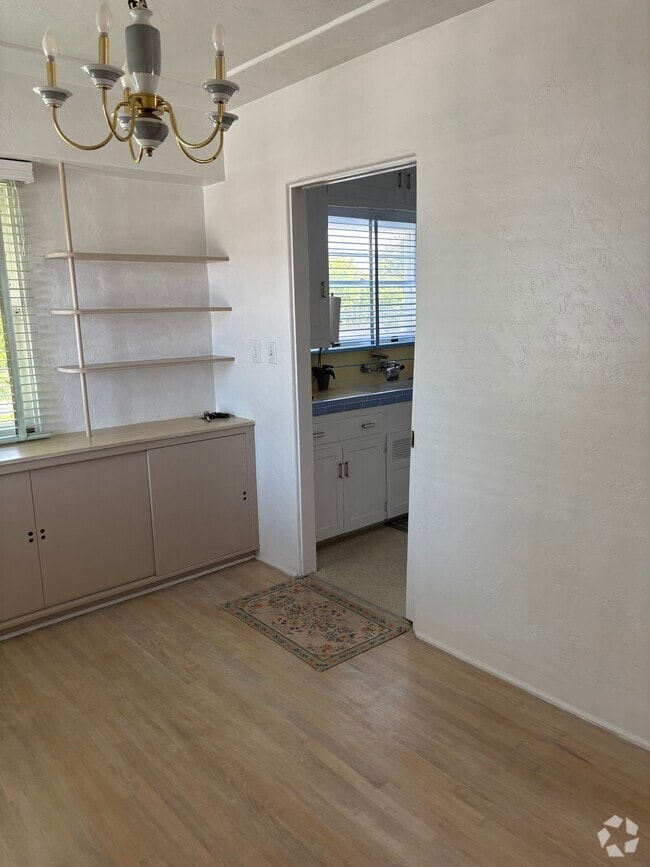 Building Photo - 1504 Gregory St Rental