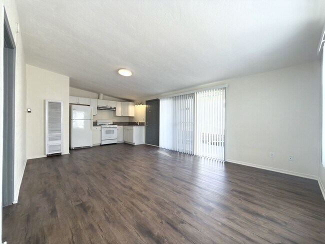 Photo - Spacious Single Level in Duplex! Unit 5B