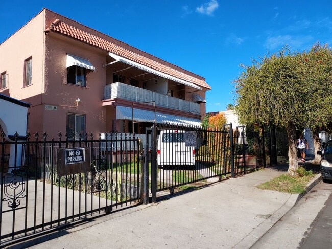Photo - 1645 N Harvard Blvd Apartment