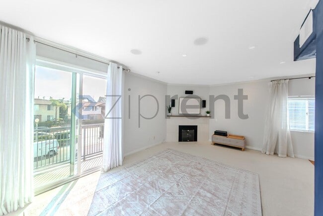 Building Photo - 6645 W 86th Pl