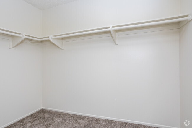 1BR, 1BA - 800 SF - Casa Del Prado