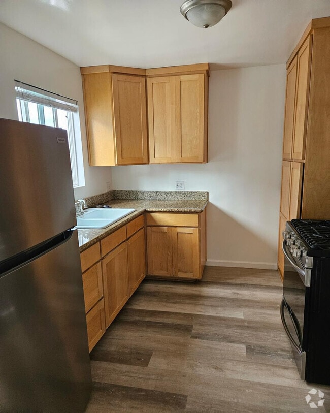 Building Photo - 624 S Pacific Coast Hwy Unit B Rental