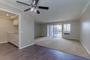 1BR, 1BA - 755SF - Living Room - GRANDE
