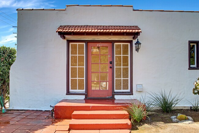 Photo - 801 N June St