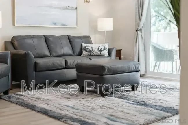 Photo - 516 E Ave