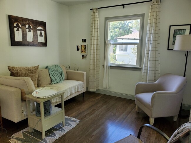 Living Room - 614 N Madison Ave Unit 614
