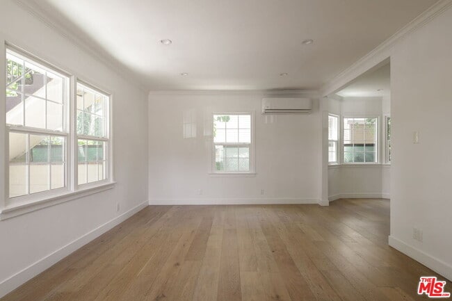 Photo - 3047 Perlita Ave