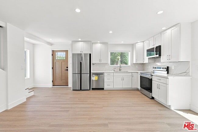 Photo - 20210 W Gault St