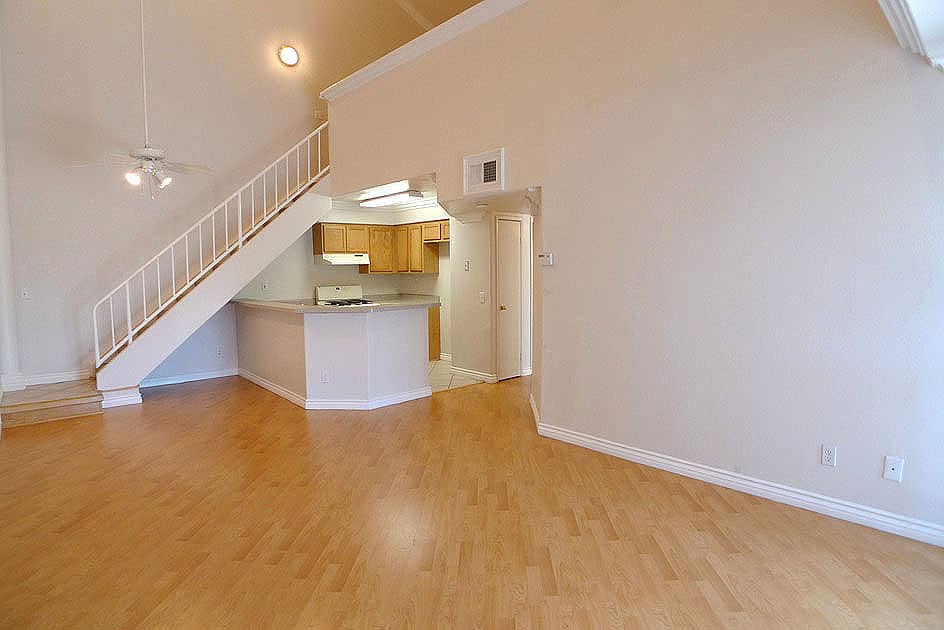 Floor Plan - Kensington 1+1+Loft 203, all upper